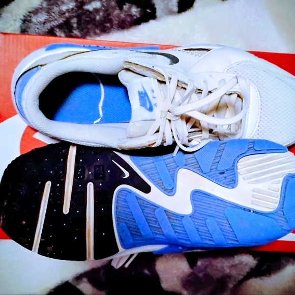 Nike Air Max Sneakers in Beige, White and Light Blue - Picture 2 of 4